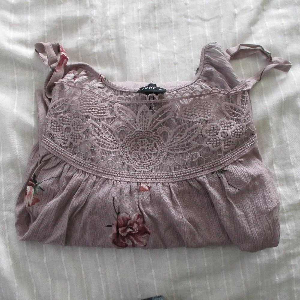 Mauve floral cold shoulder top NWOT - Picture 10 of 10